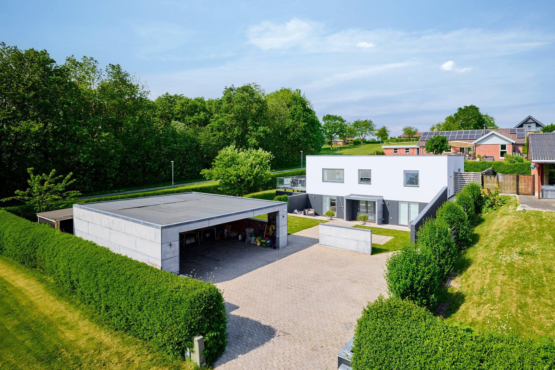 Damvej 80 til salg for 5,0  mio. kroner - Se 5 andre boliger til salg i Sabro