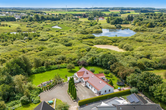 Top 6 over dyreste boliger til salg i Lunderskov. Priser op til 4.495.000 kr
