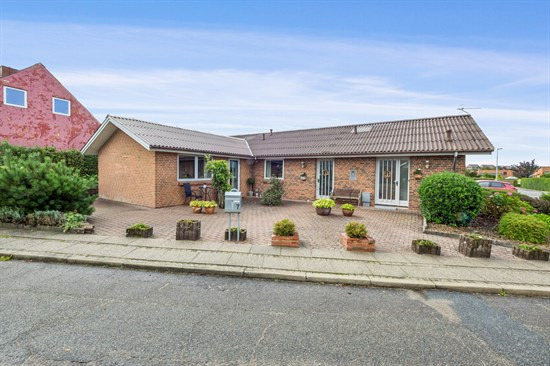 Villa 149 m2 – 3 værelser, stor stue,  garage, ét plan