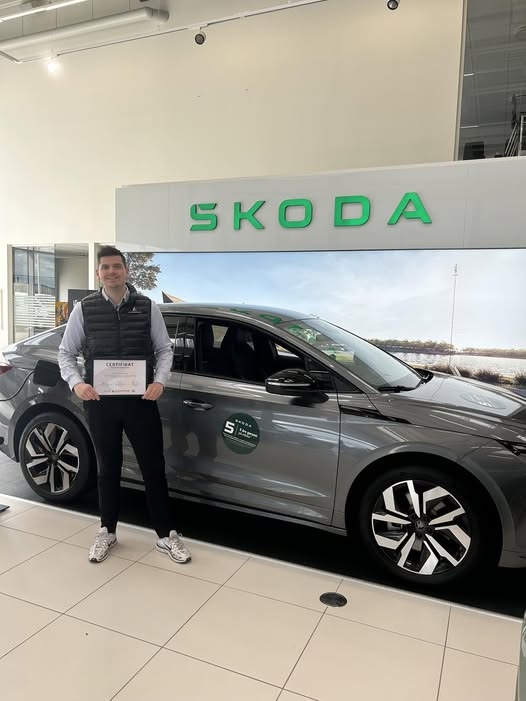 Autocentralen Viborg fejrer Frederiks certificering i eksekveringsledelse