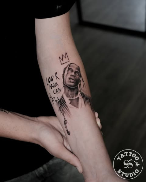 Tattoo Studio 96 præsenterer realistisk Travis Scott portræt af Furkan