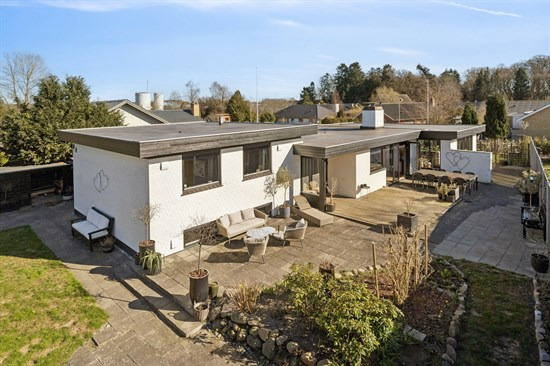 Egevej 19 og 7 andre boliger er kommet til salg denne uge i Haslev - se boligerne her.