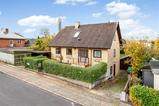 Villa med plads, potentiale og en god beliggenhed syd for Kolding