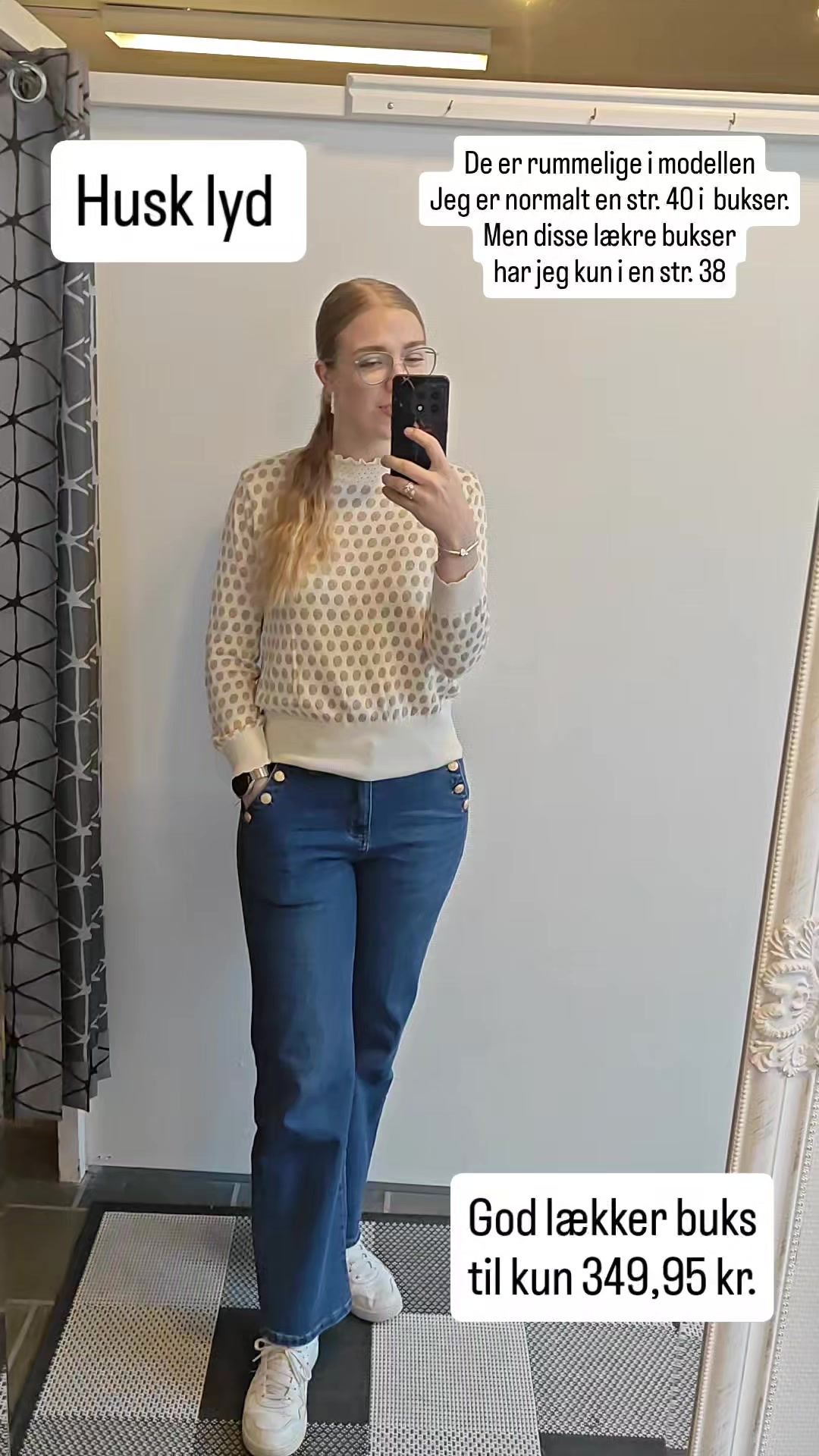 Elins Butik præsenterer nye favoritter: Jeans med guldknapper til kun 349,95 kr.