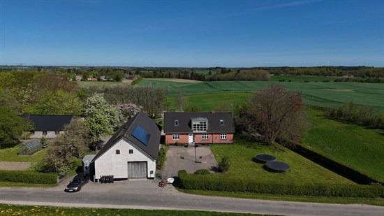 Hovvejen 6 og 2 andre boliger er kommet til salg denne uge i Bjerringbro - se boligerne her.