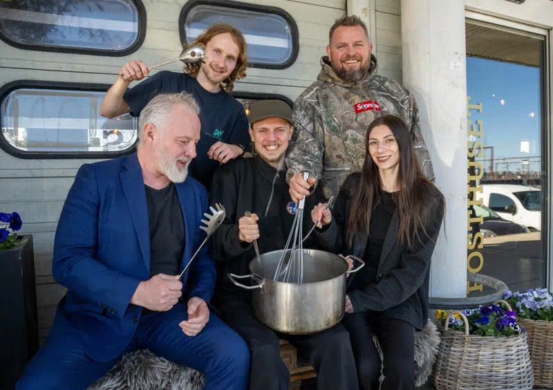Store fællesspisninger på Posthuset skal samle Koldings unge om mad, musik og nye venskaber