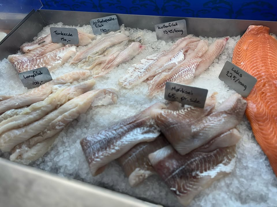 Havnens Fisk Øster Hurup tilbyder regnvejrsrabat på fersk fisk i dag