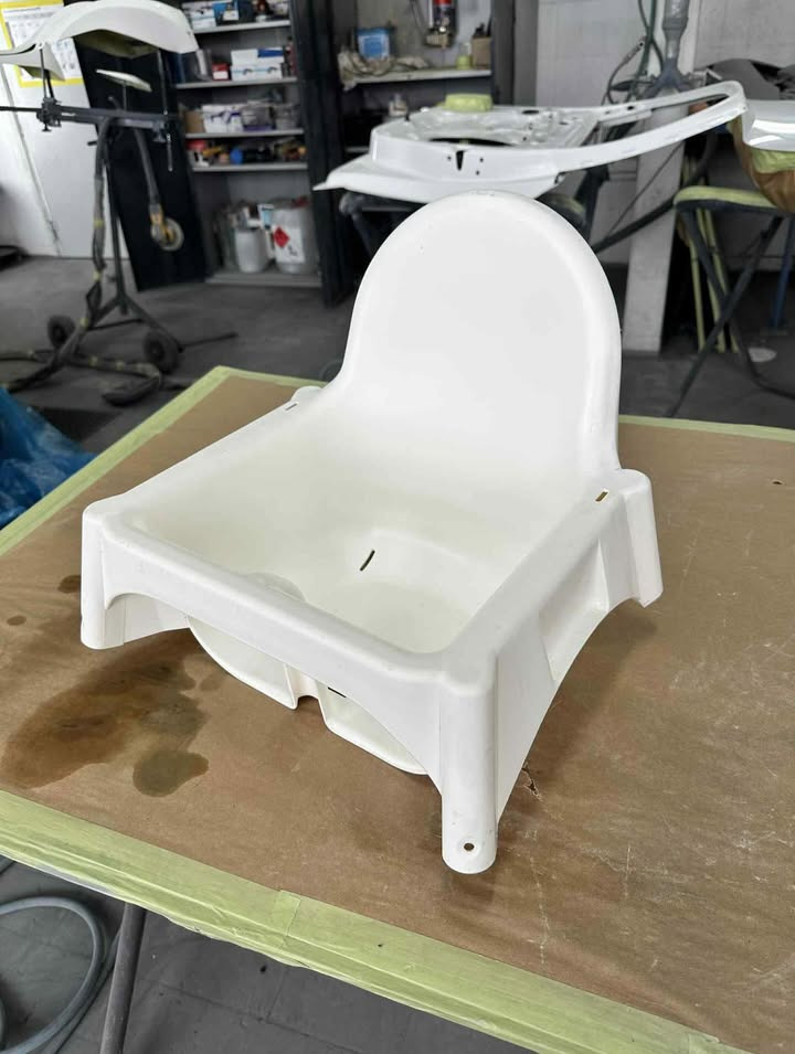 Midtsjællands Autolakering ApS forvandler højstol til personlig dåbsdagsoverraskelse