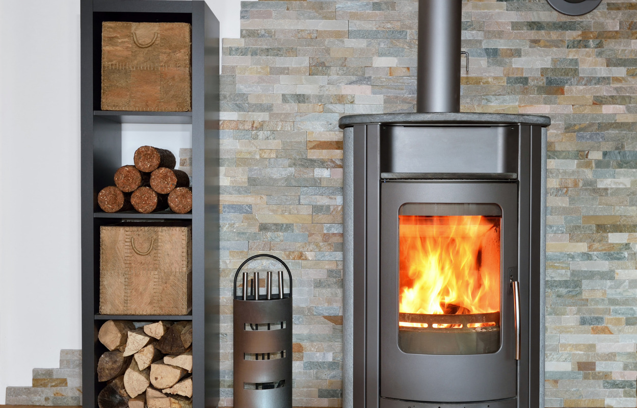 Brændeovnssæsonen er for alvor i gang