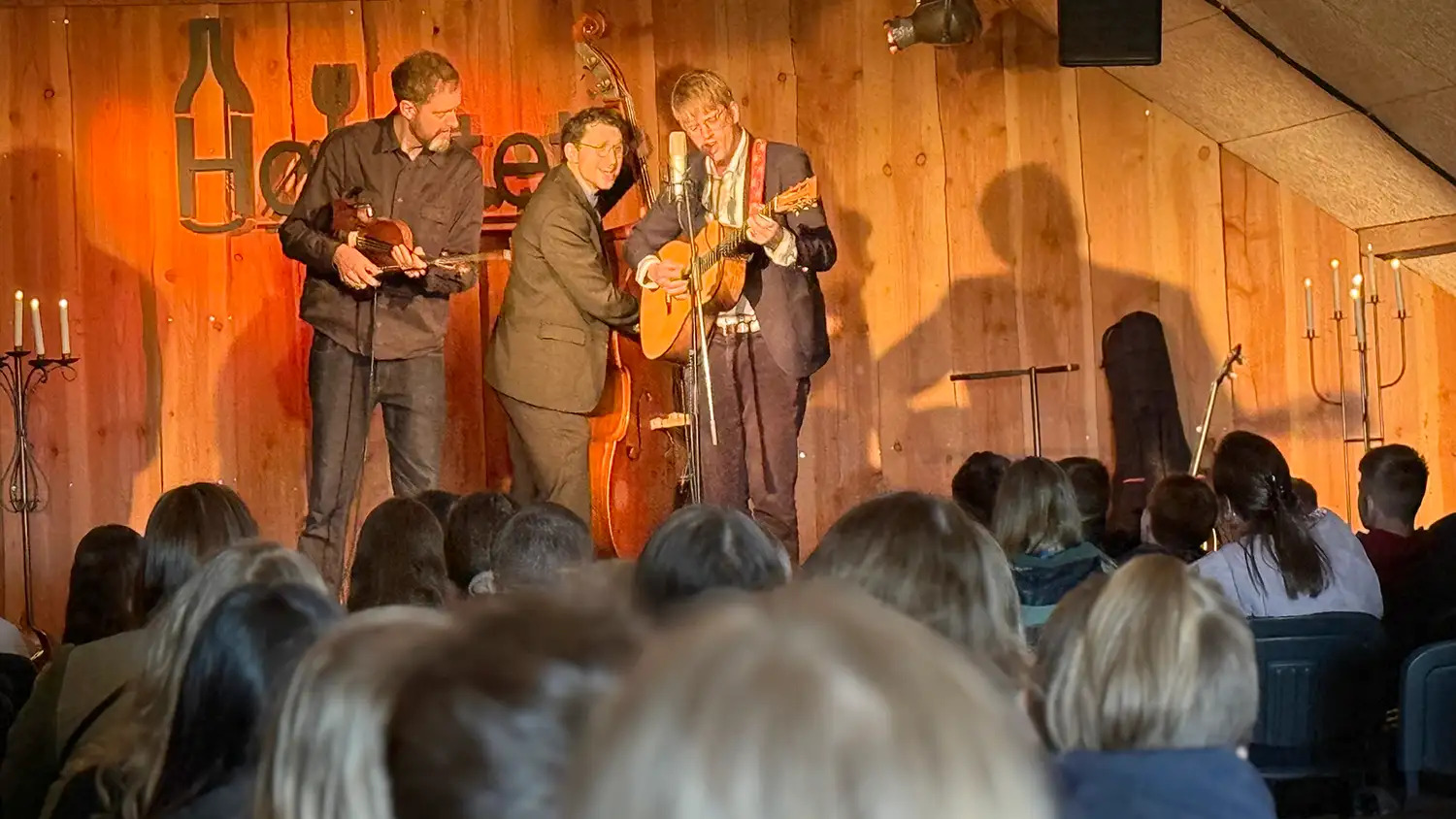 Musikalsk magi på Thyholm Skole: Elever fortrylles af Twangs unikke koncert