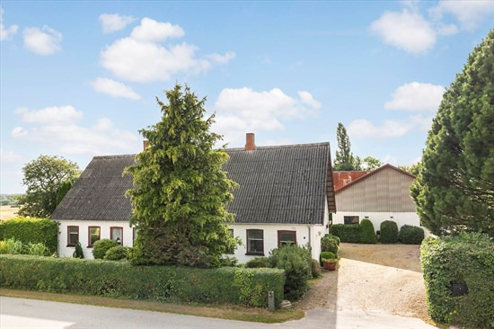 Stationsvej 8 er til salg for kun 990.000 kr.: Se de billigste boliger til salg i Holmegaard her