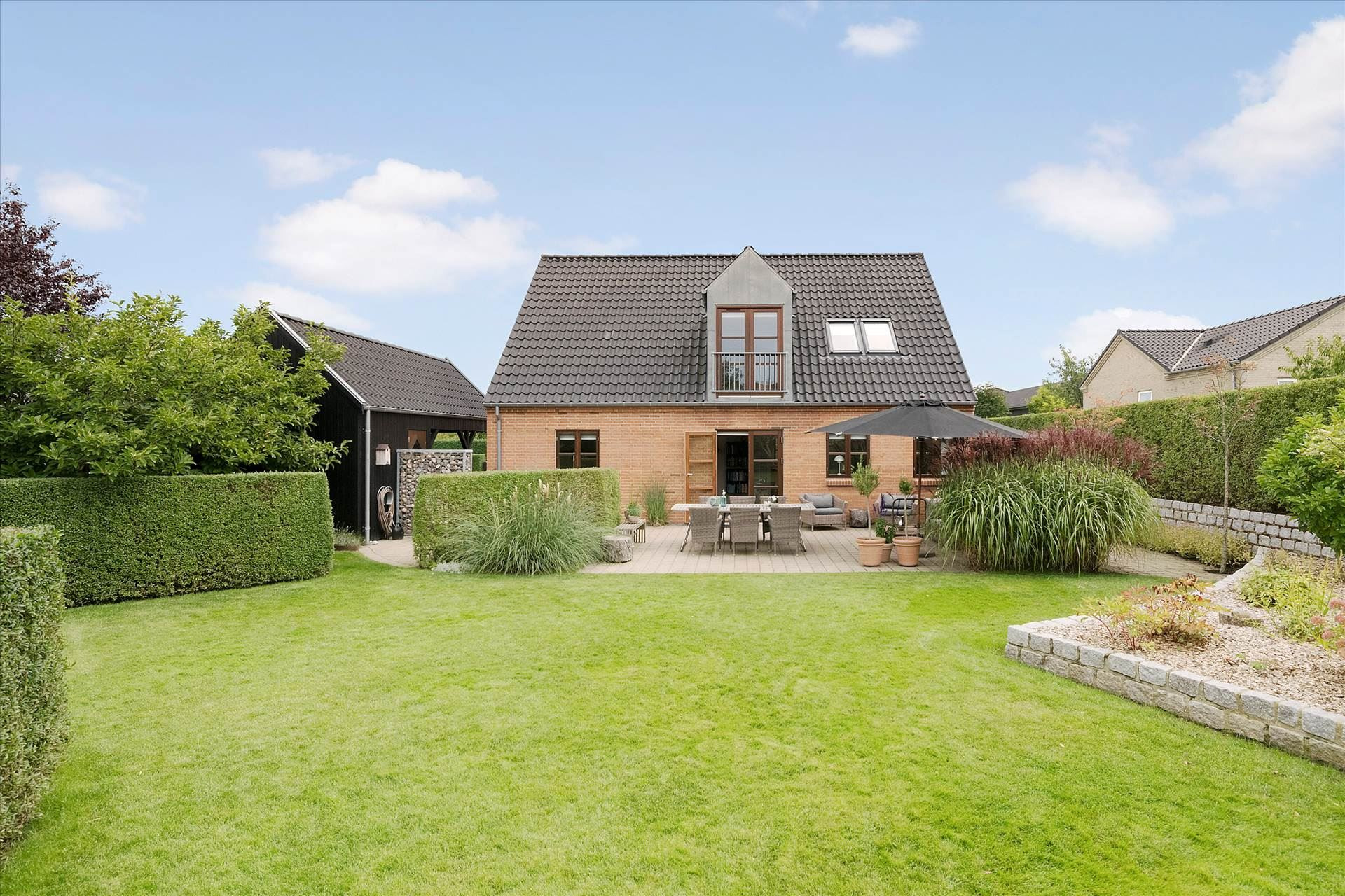 Luksus til salg: Asmusgårdsvej 96 til 5,5  mio. kroner – Se Lystrups dyreste boliger her