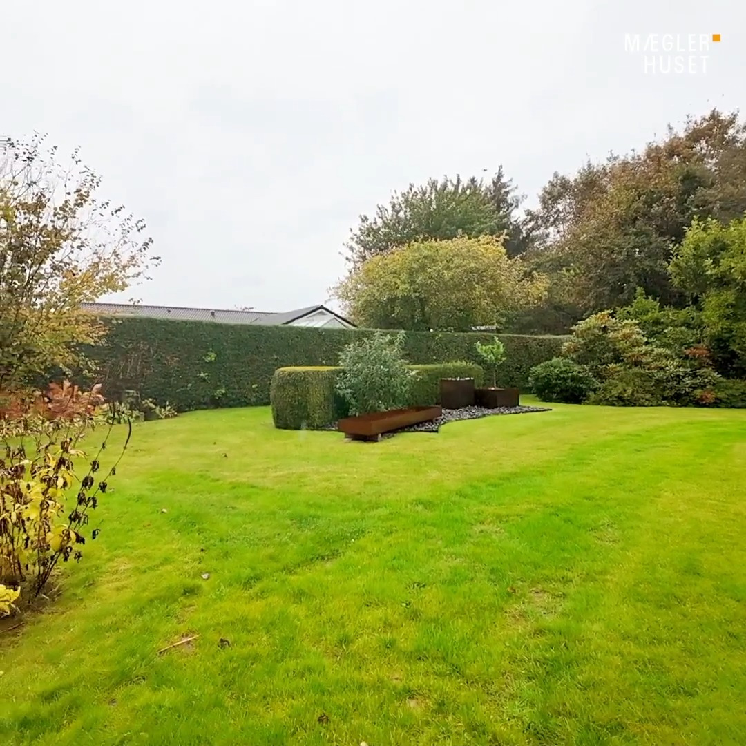 Mæglerhuset Brønderslev: Opdateret villa med stil på Ravnevej 7, Brønderslev