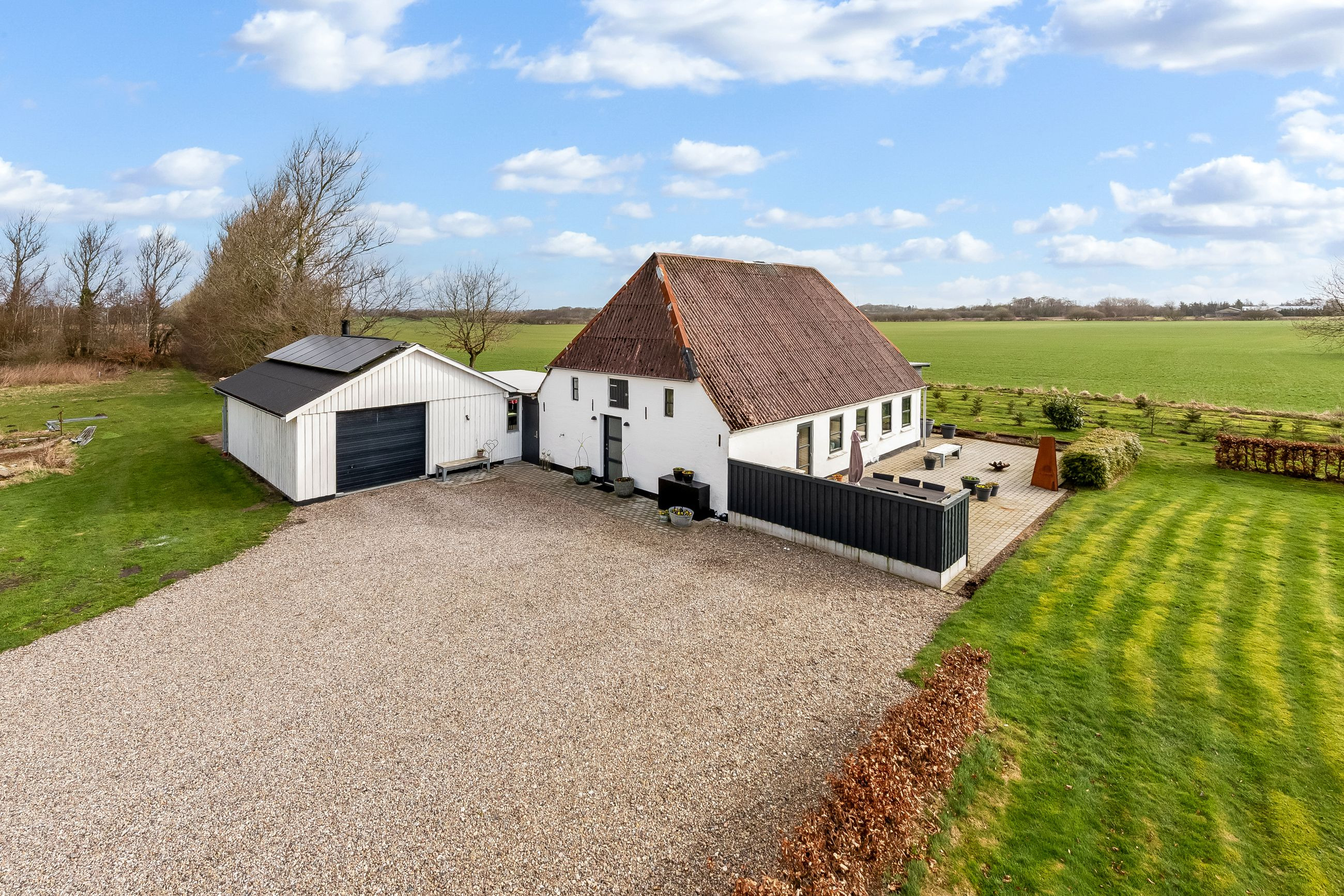 LANDLIG IDYL MED MODERNE KOMFORT OG MASSER AF PLADS TIL LIVET.