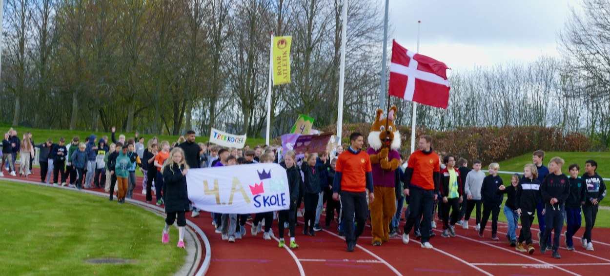 Skole OL på Spraglehøj Stadion i Jyllinge: En dag fyldt med fællesskab, færdighed og fairplay