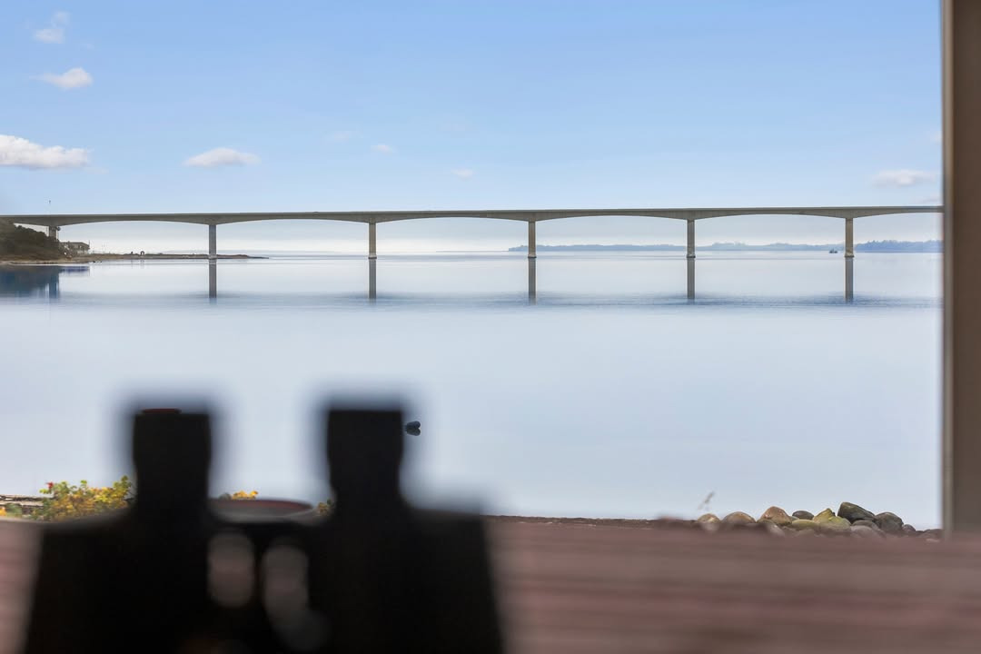 Unik arkitekttegnet villa med panoramaudsigt over Limfjorden hos EDC Skive I/S