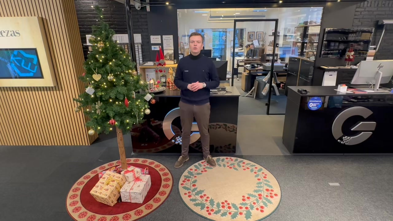 Deltag i Garant Brønderslevs julekonkurrence: Vind et smukt juletræstæppe til 995 kr.