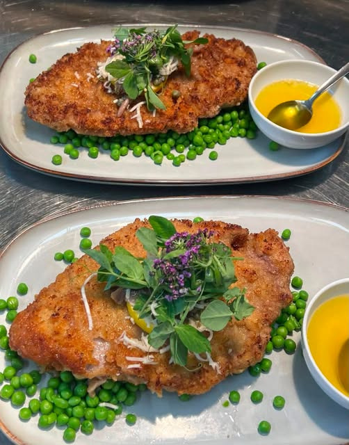 Cafe No. 19 Skanderborg Golfklub har få borde tilbage til Wienerschnitzel aften