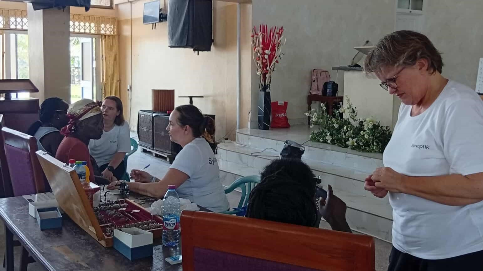 Rakel fra Greve rejste til Ghana og var med til at give 1.100 mennesker synet tilbage: