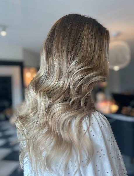 Chlou Frisør: Forvandling til efterårshår med mørkere bund og kolde længder