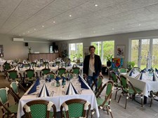 Årets største konfirmationsweekend: Diana og teamet forbereder fem store fester på Dolphin og Hotel Herning