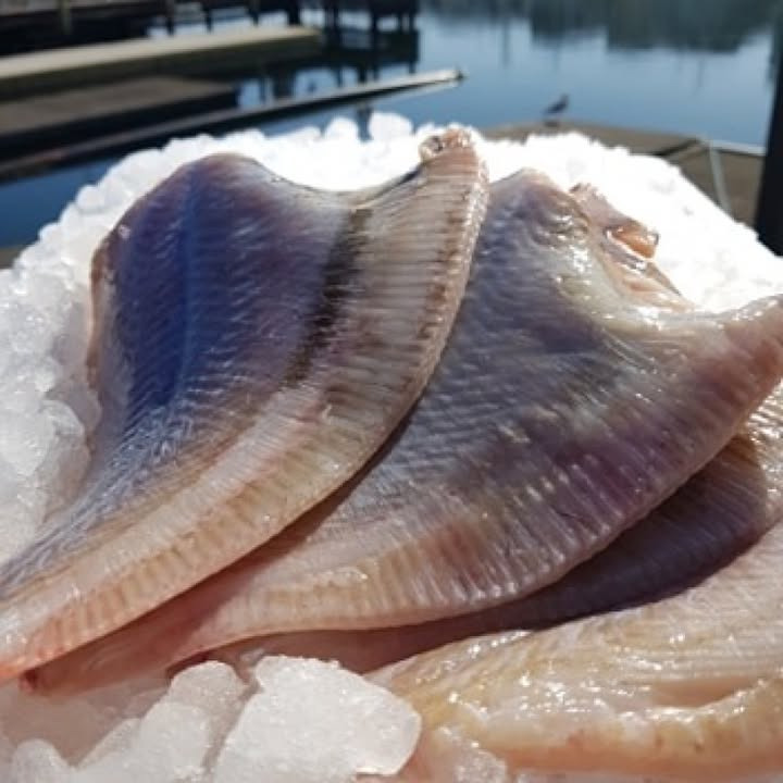 SuperBrugsen Dronninglund tilbyder friskfangede rødspætter til særligt ja tak-tilbud