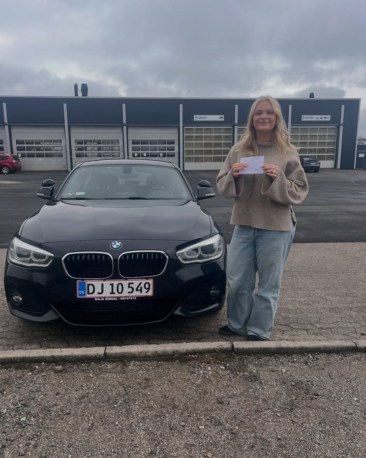 Bentzens Køreskole fejrer flere beståede elever på en fantastisk torsdag