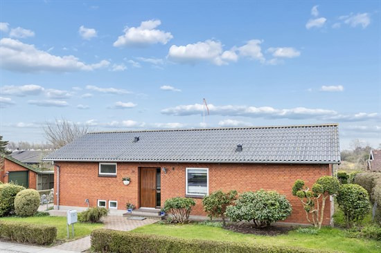 Færøvej 10 og 2 andre boliger er kommet til salg denne uge i Middelfart - se boligerne her.