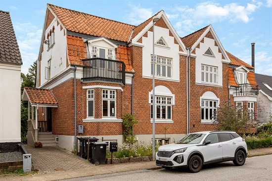 Til salg hos danbolig Randers: Charmerende villa med hyggelig have