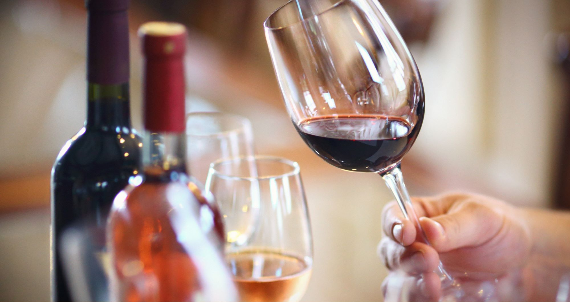 Vinsmagning og musikalsk aften i Folkehuset Brabrand