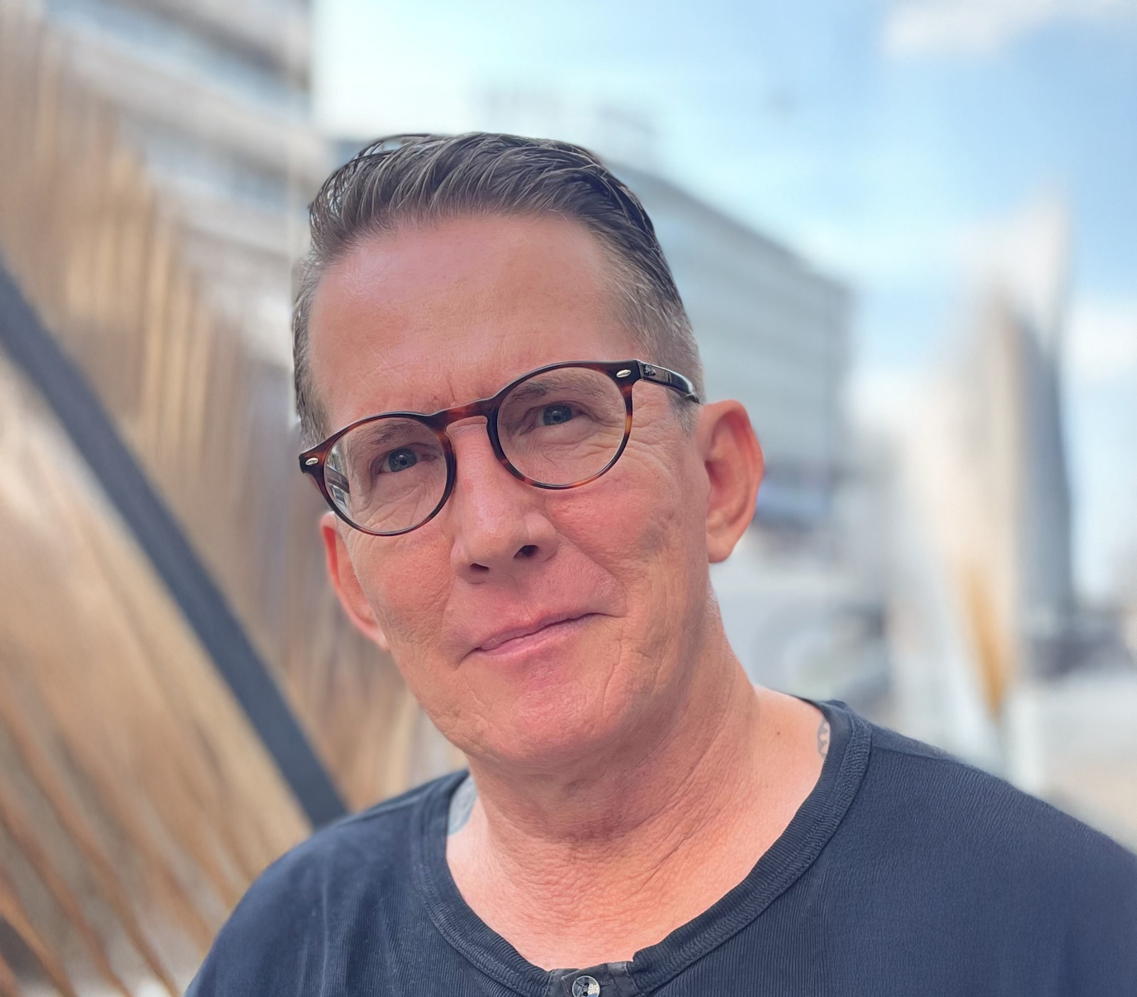 Thomas Bo Larsen deler sin livsrejse i Bjerringbro