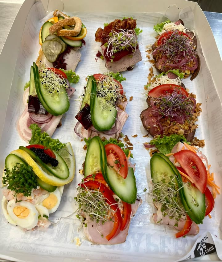 Meny Gl. Skagensvej afholder lynauktion på overskydende smørrebrød