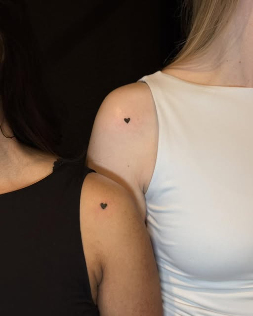 Mr. & Mrs. Tattoo opfordrer veninder til at få unikke tatoveringer sammen