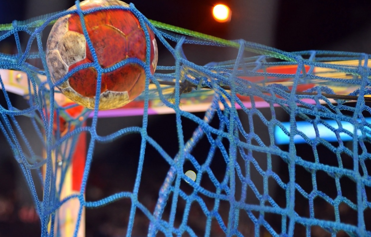 Hornbæk Sportsforening må kapitulere: Små fejltagelser koster dyrt mod Ry Håndbold