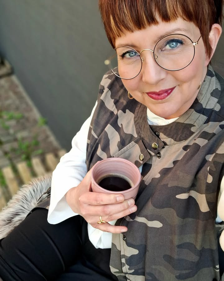 Lux By Jakobsen byder fredag velkommen med nye styles og Tebina shorts i sort