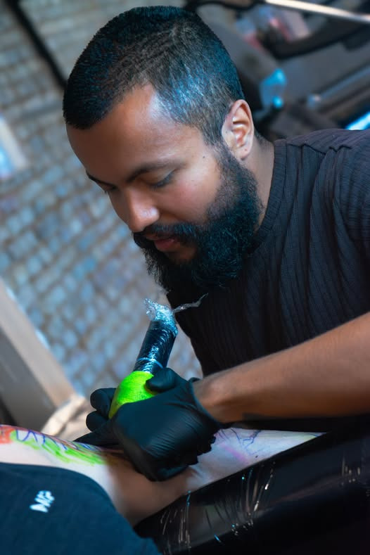 Få et kig bag kulisserne hos Tattoo Studio 96 i Aalborg