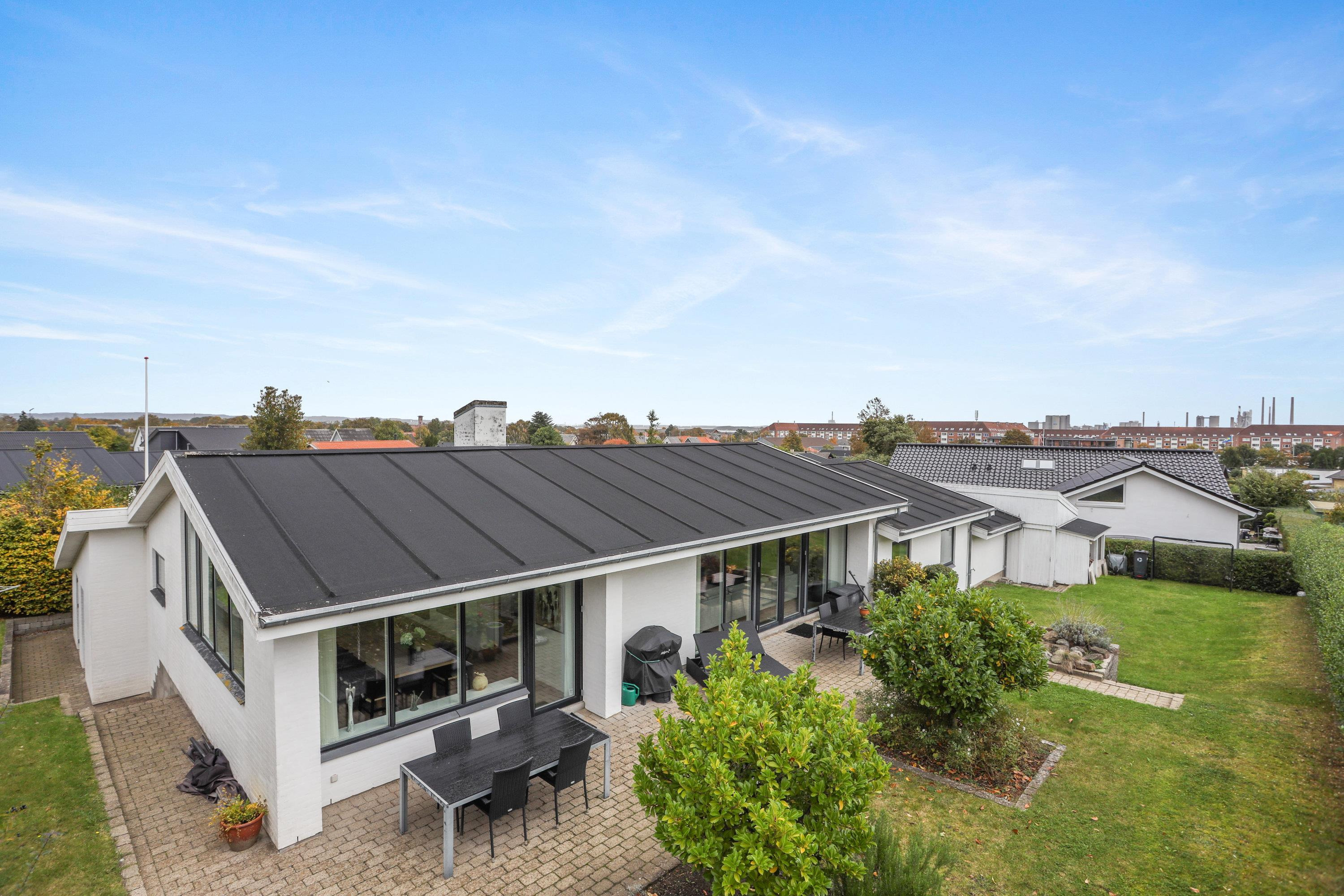 Rummelig og indbydende villa med fantastisk beliggenhed i Nørresundby