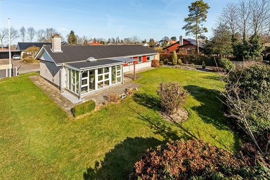 Grønningen 30 og 1 anden boliger er kommet til salg denne uge i Rødekro - se boligerne her.