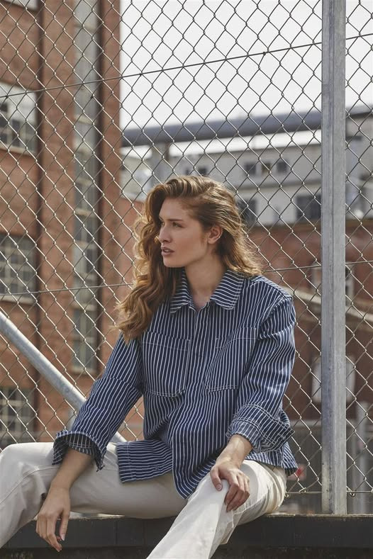 Skott Aalborg præsenterer ny, stribet jakke fra C-RO i oversized model