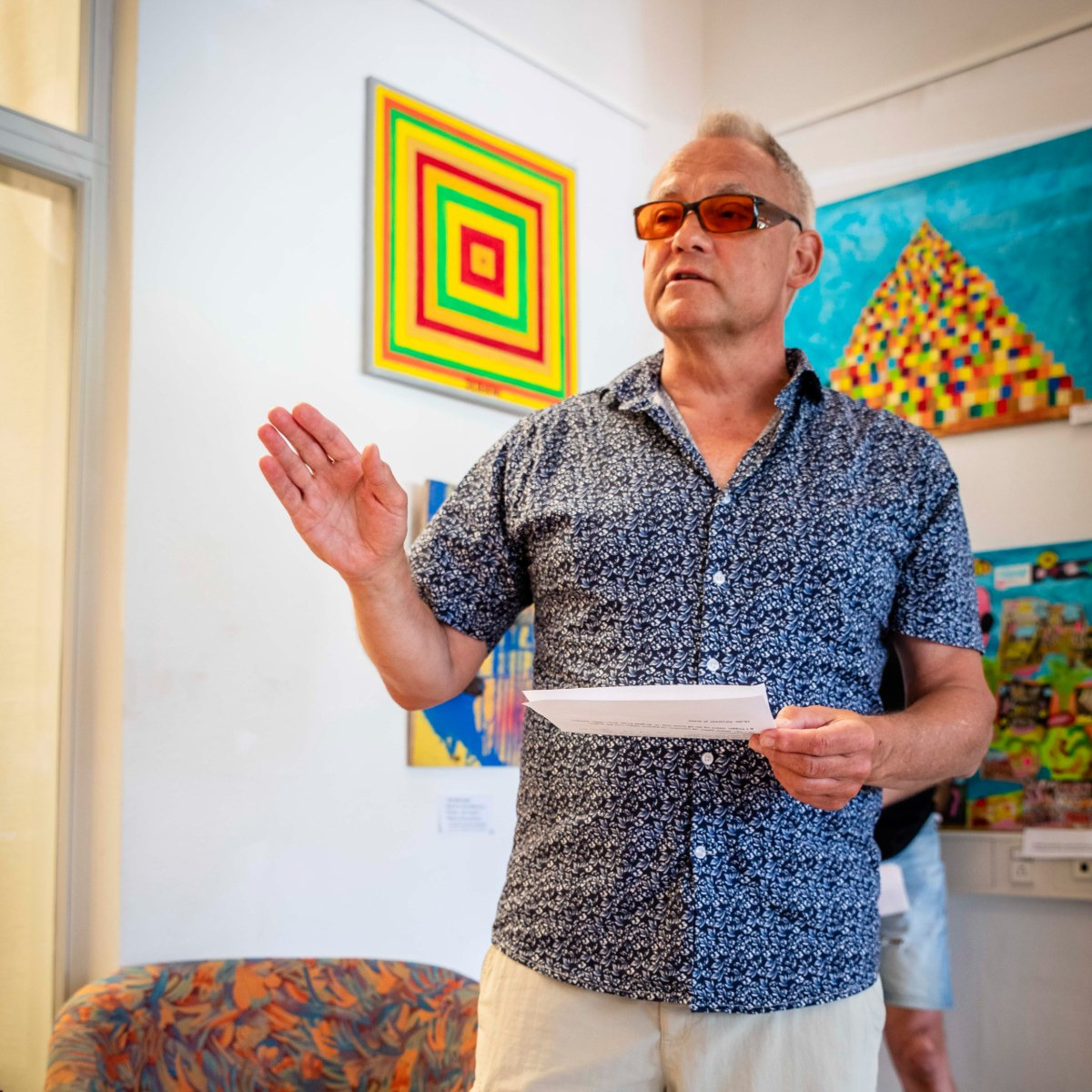 Jesper forener pyramider og kunst på Torvet i Korsør