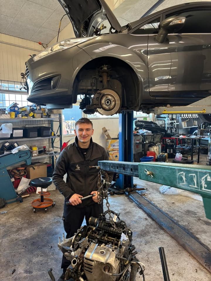 GUMMI-OLE byder velkommen til ny lærling med passion for mekanik