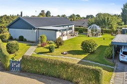 Sejerøvej 11 og 2 andre boliger er kommet til salg denne uge i Ålsgårde - se boligerne her.