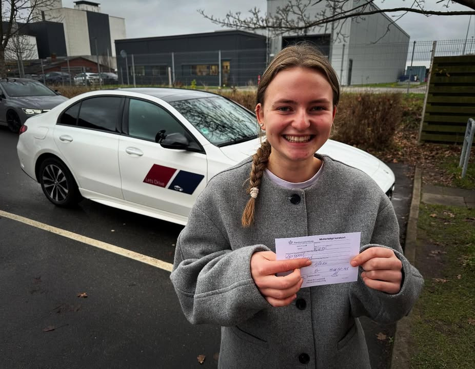 Lets Drive &#xF8;nsker Zelina tillykke med k&#xF8;rekortet og gl&#xE6;delig jul