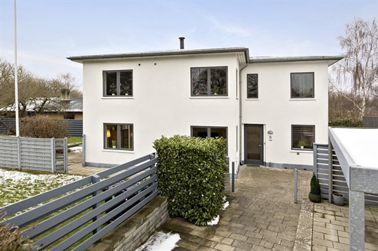 Fjordvej 6 og 3 andre boliger er kommet til salg denne uge i Aabenraa - se boligerne her.