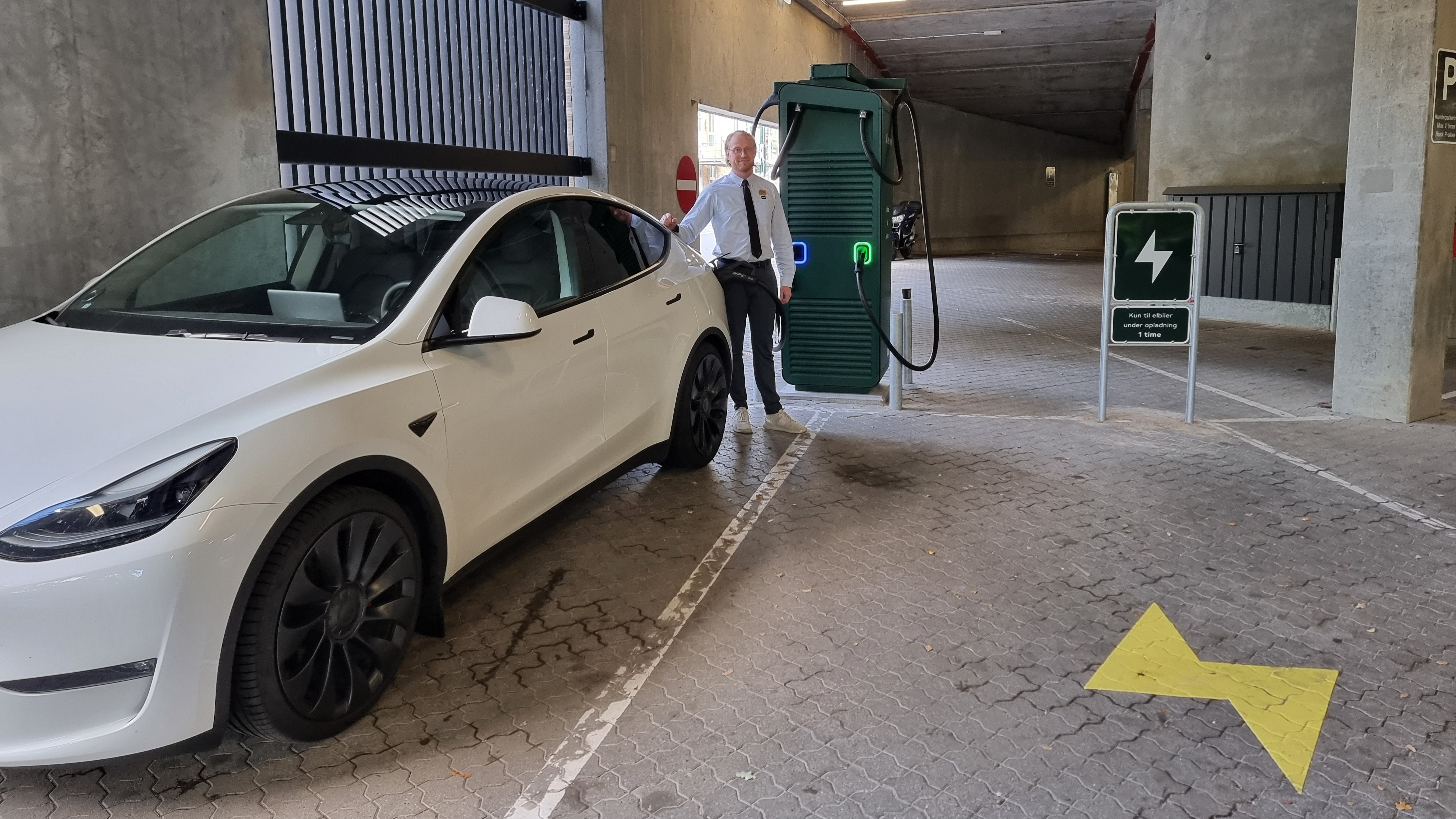 Mens du handler: Nu kan du lynlade din bil hos føtex i Virum 