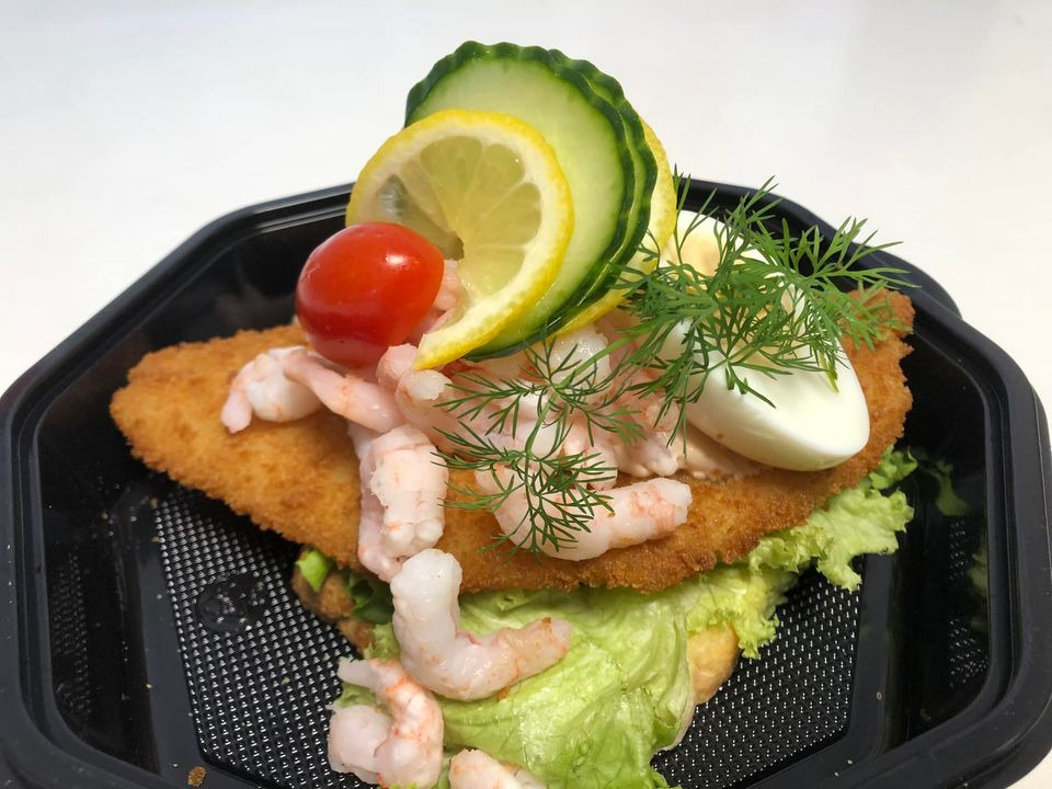 Ja tak tilbud hos Min Købmand Ø. Bjerregrav: hjemmelavet stjernekaster til 49,95 kr.
