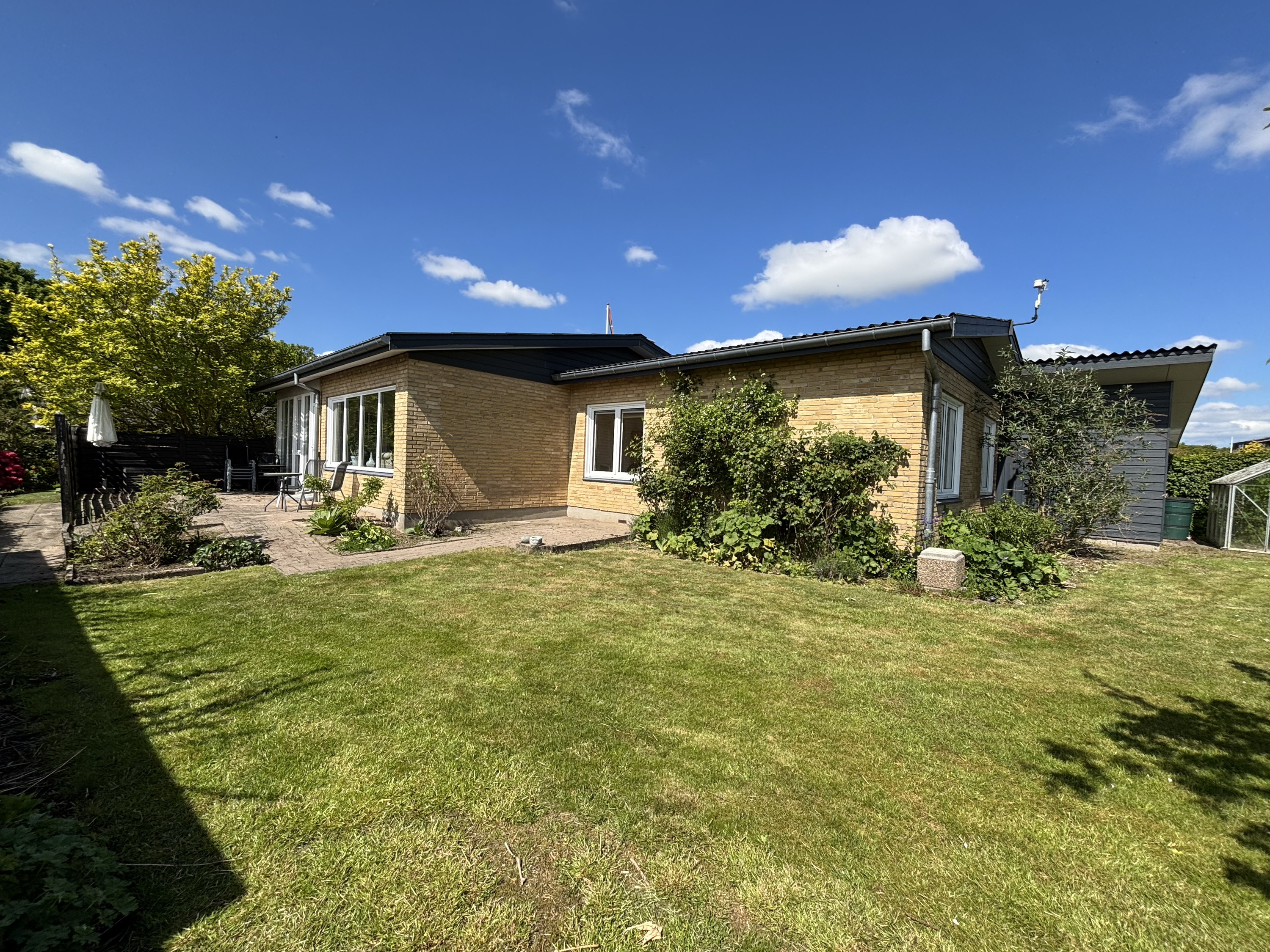 Charmerende og velholdt villa i attraktivt kvarter