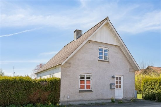 Gårdstedvej 1 er til salg for kun 598.000 kr.: Se de billigste boliger til salg i Them her