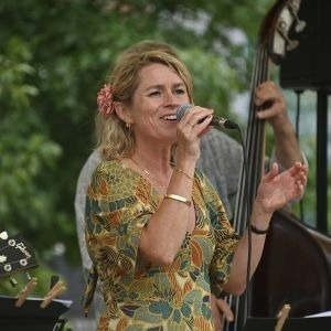 Oplev Sway's melodiøse univers på Café Rouge