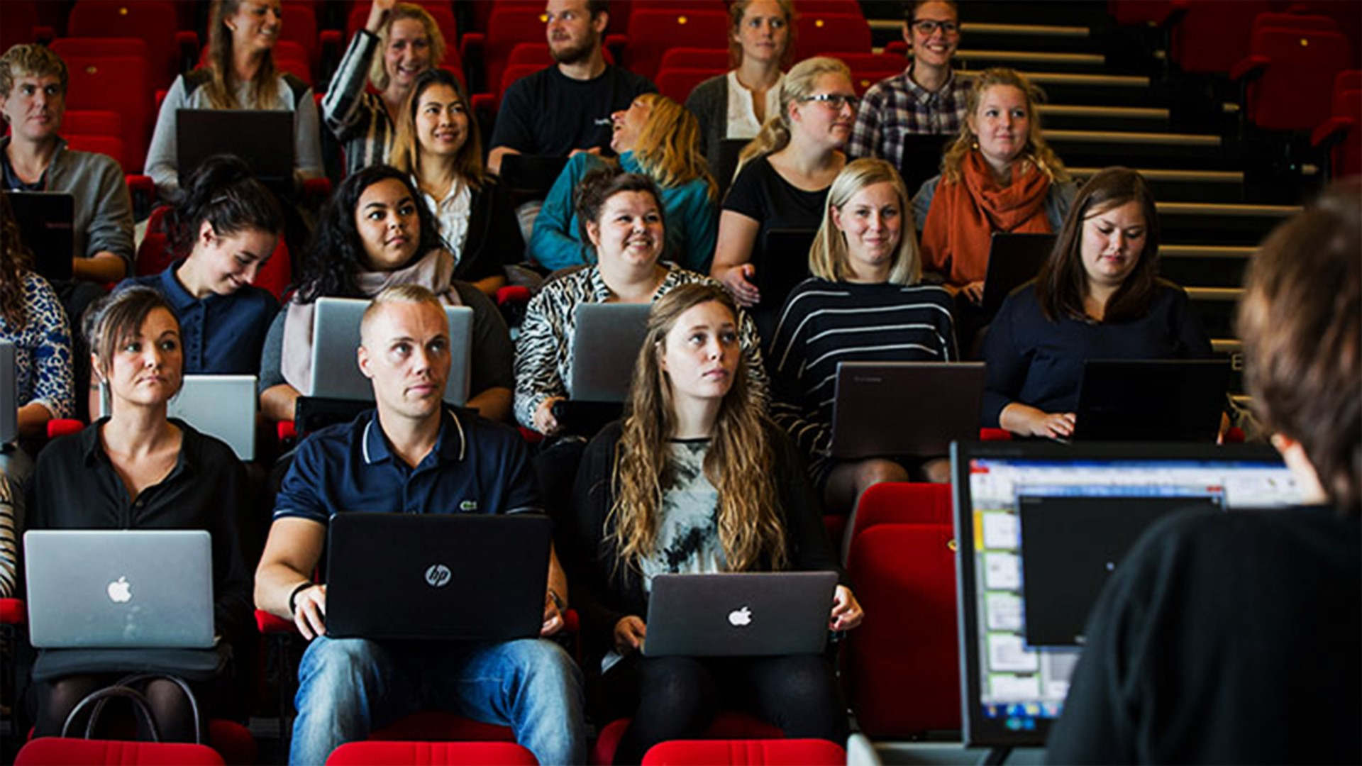 Studiestartsdag i Randers: En festlig og aktiv velkomst til de nye studerende.